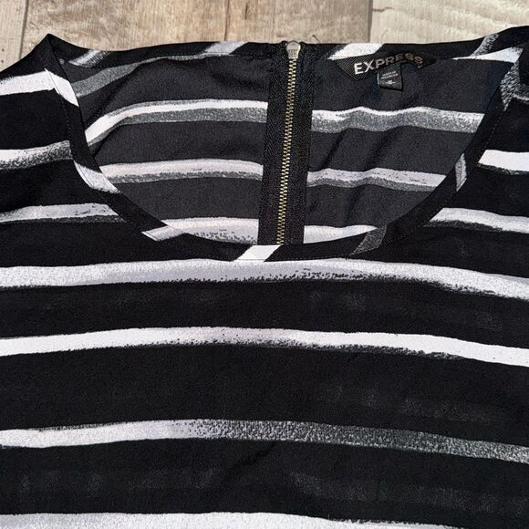 EXPRESS WOMEN Top- size M‎ - Picture 3 of 7